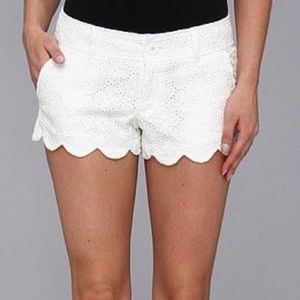 Lilly pulitzer the Walsh size 8 eyelit white scallop shorts